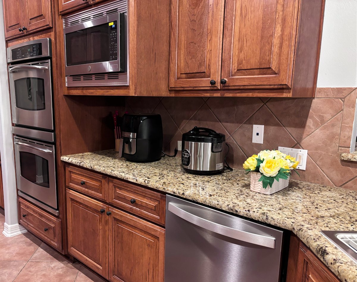 Fully furnished Kitchen with all essential appliances